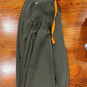 FIGS High Waisted Jogger pants.